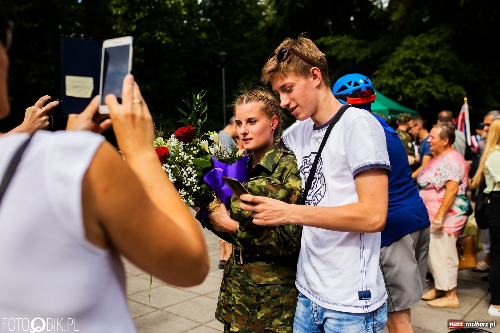 Zdjęcie w galerii na portalu naszraciborz.pl: Pogranicznicy ślubowali pod Pomnikiem Powstańców Śląskich [FOTO i WIDEO] wiadomości z regionu