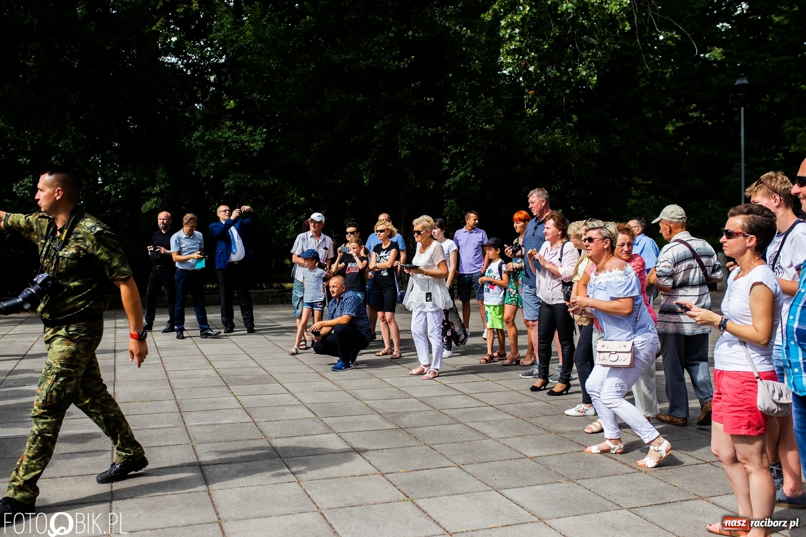 Zdjęcie w galerii na portalu naszraciborz.pl: Pogranicznicy ślubowali pod Pomnikiem Powstańców Śląskich [FOTO i WIDEO] wiadomości z regionu