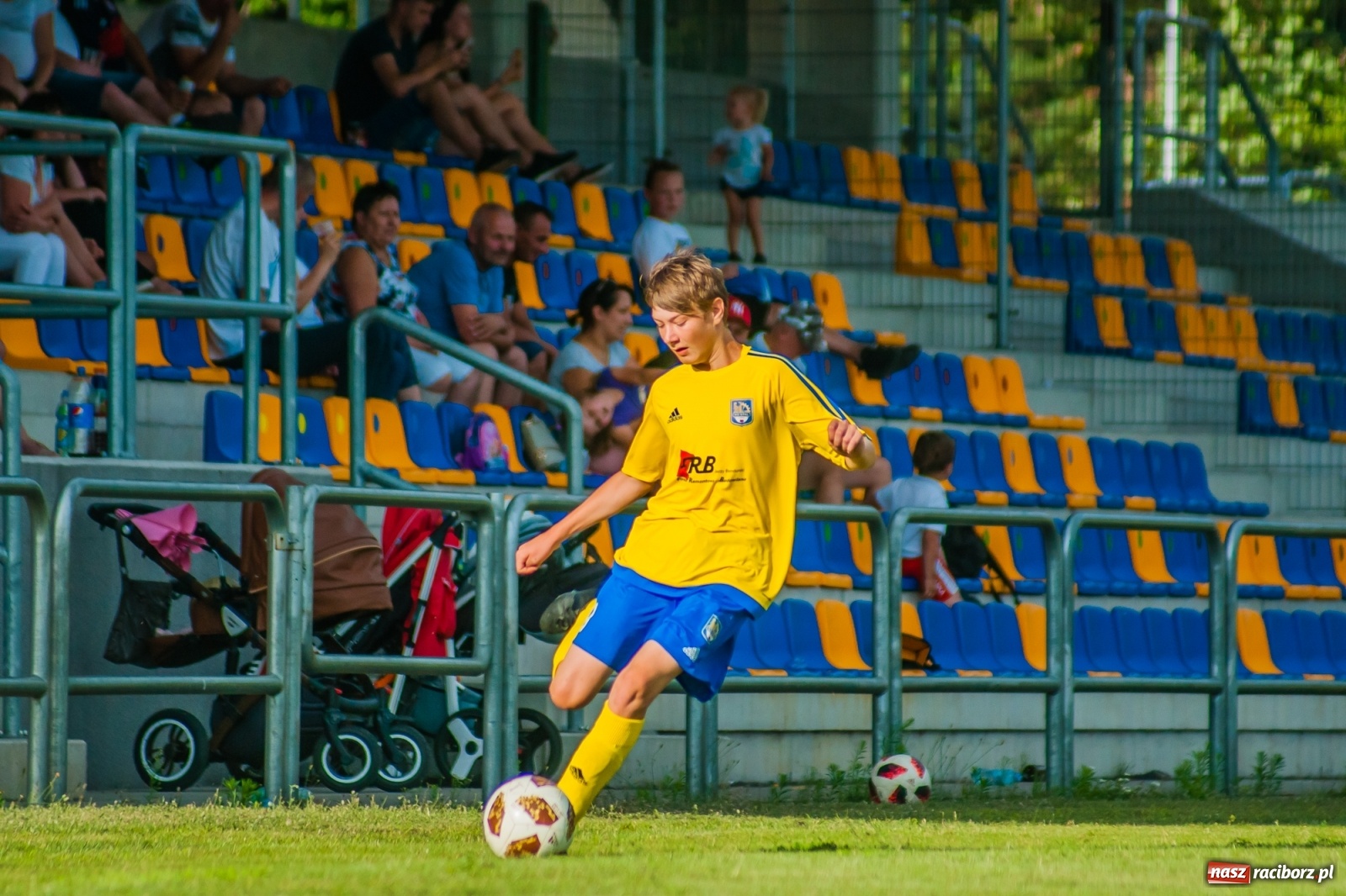 Zdjęcie w galerii na portalu naszraciborz.pl: Fani Stali pokonali swych idoli [FOTO] wiadomości z regionu
