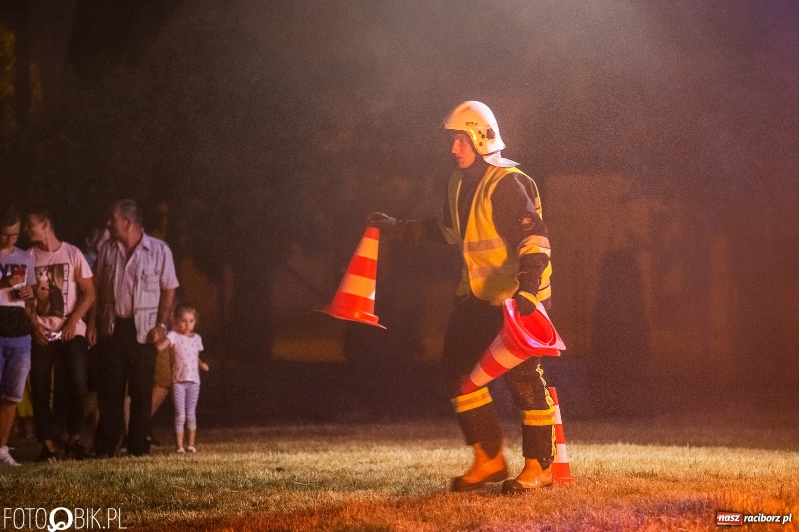 Zdjęcie w galerii na portalu naszraciborz.pl: Obchody 130-lecia OSP Krzanowice - pokazy nocne wiadomości z regionu