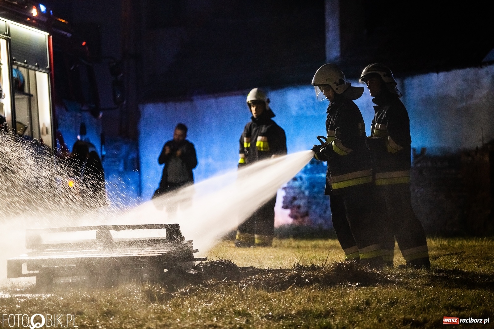 Zdjęcie w galerii na portalu naszraciborz.pl: Obchody 130-lecia OSP Krzanowice - pokazy nocne wiadomości z regionu