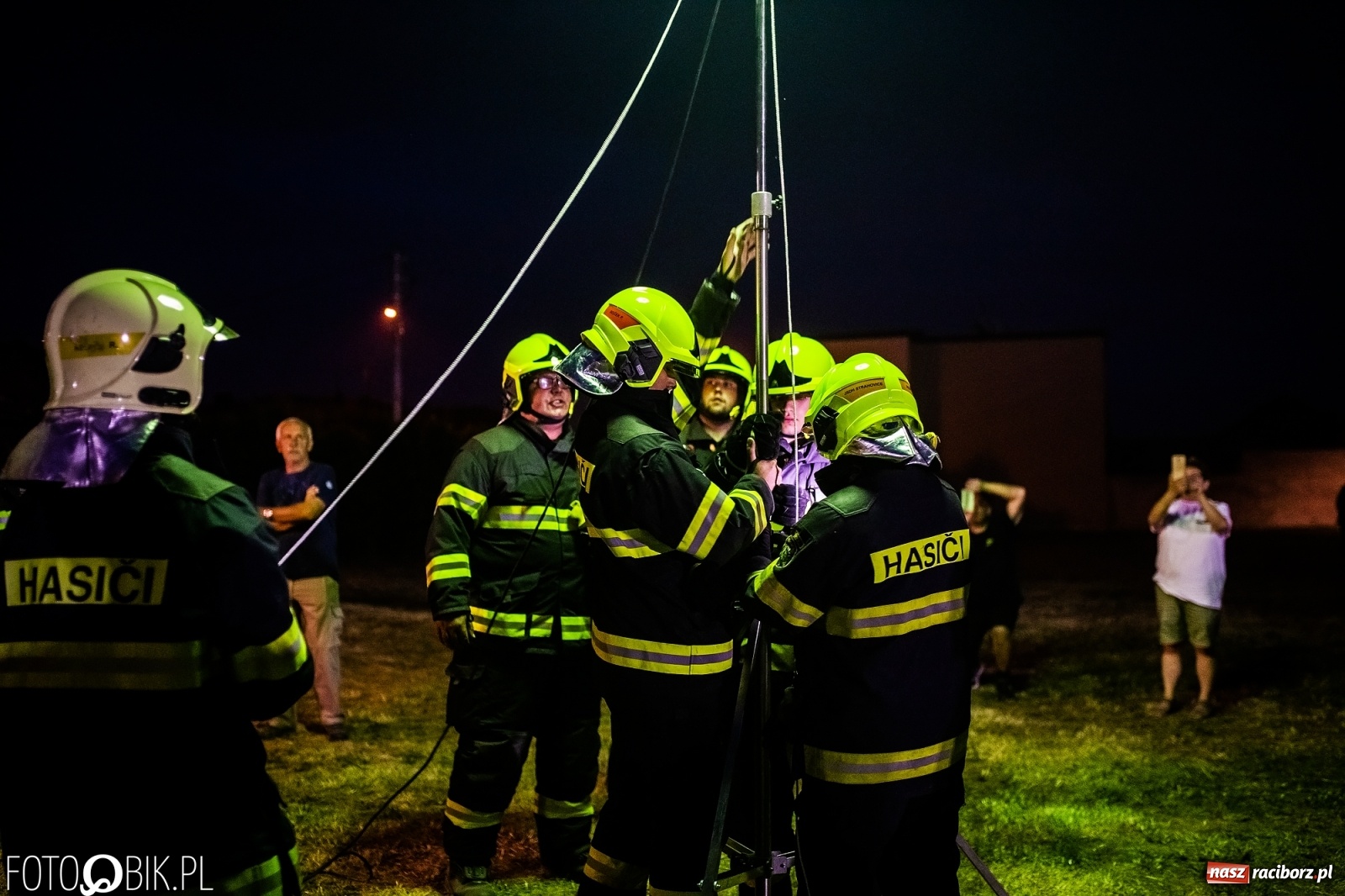 Zdjęcie w galerii na portalu naszraciborz.pl: Obchody 130-lecia OSP Krzanowice - pokazy nocne wiadomości z regionu