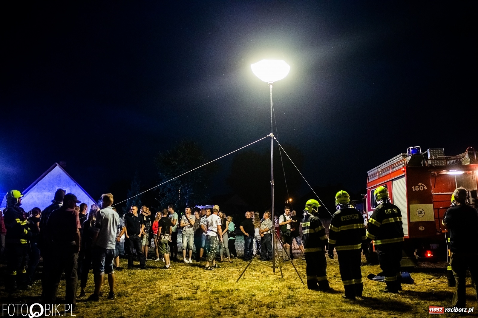 Zdjęcie w galerii na portalu naszraciborz.pl: Obchody 130-lecia OSP Krzanowice - pokazy nocne wiadomości z regionu