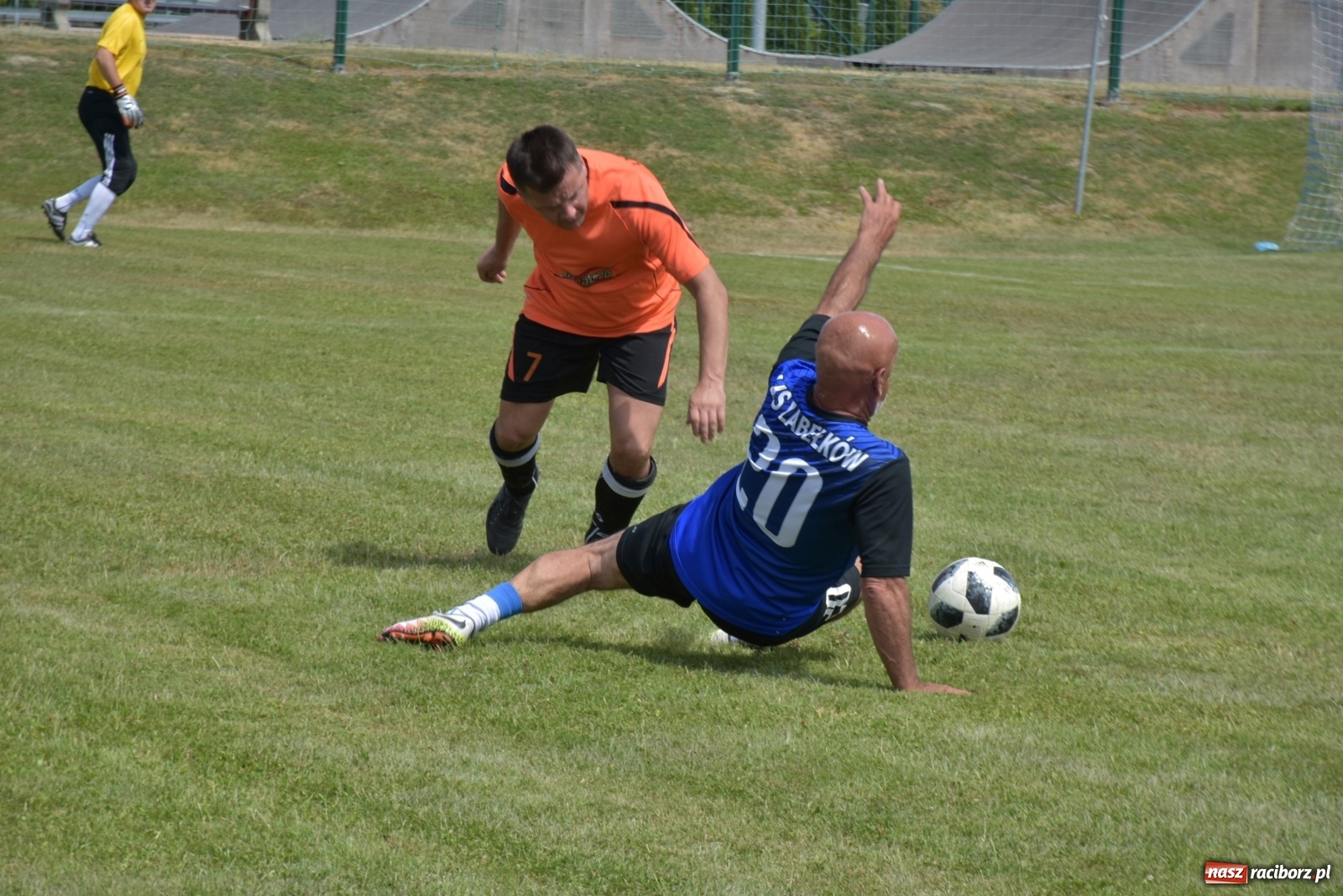 Zdjęcie w galerii na portalu naszraciborz.pl: Oldboje zagrali o Puchar Wójta Krzyżanowic [FOTO] wiadomości z regionu