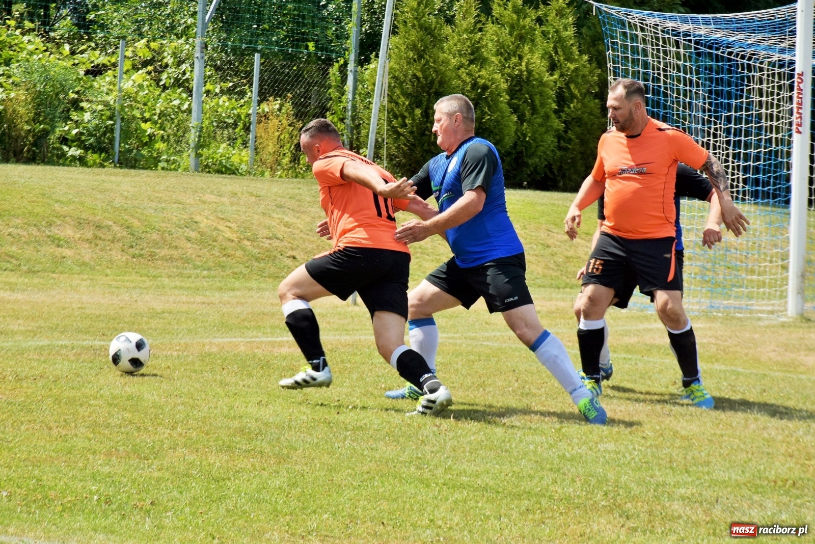 Zdjęcie w galerii na portalu naszraciborz.pl: Oldboje zagrali o Puchar Wójta Krzyżanowic [FOTO] wiadomości z regionu