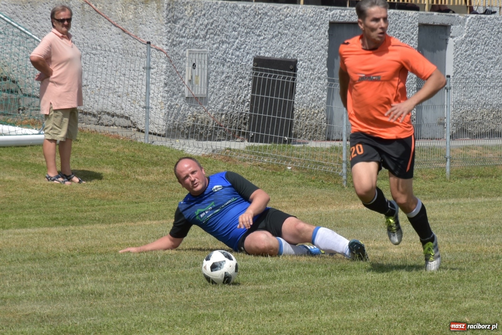 Zdjęcie w galerii na portalu naszraciborz.pl: Oldboje zagrali o Puchar Wójta Krzyżanowic [FOTO] wiadomości z regionu