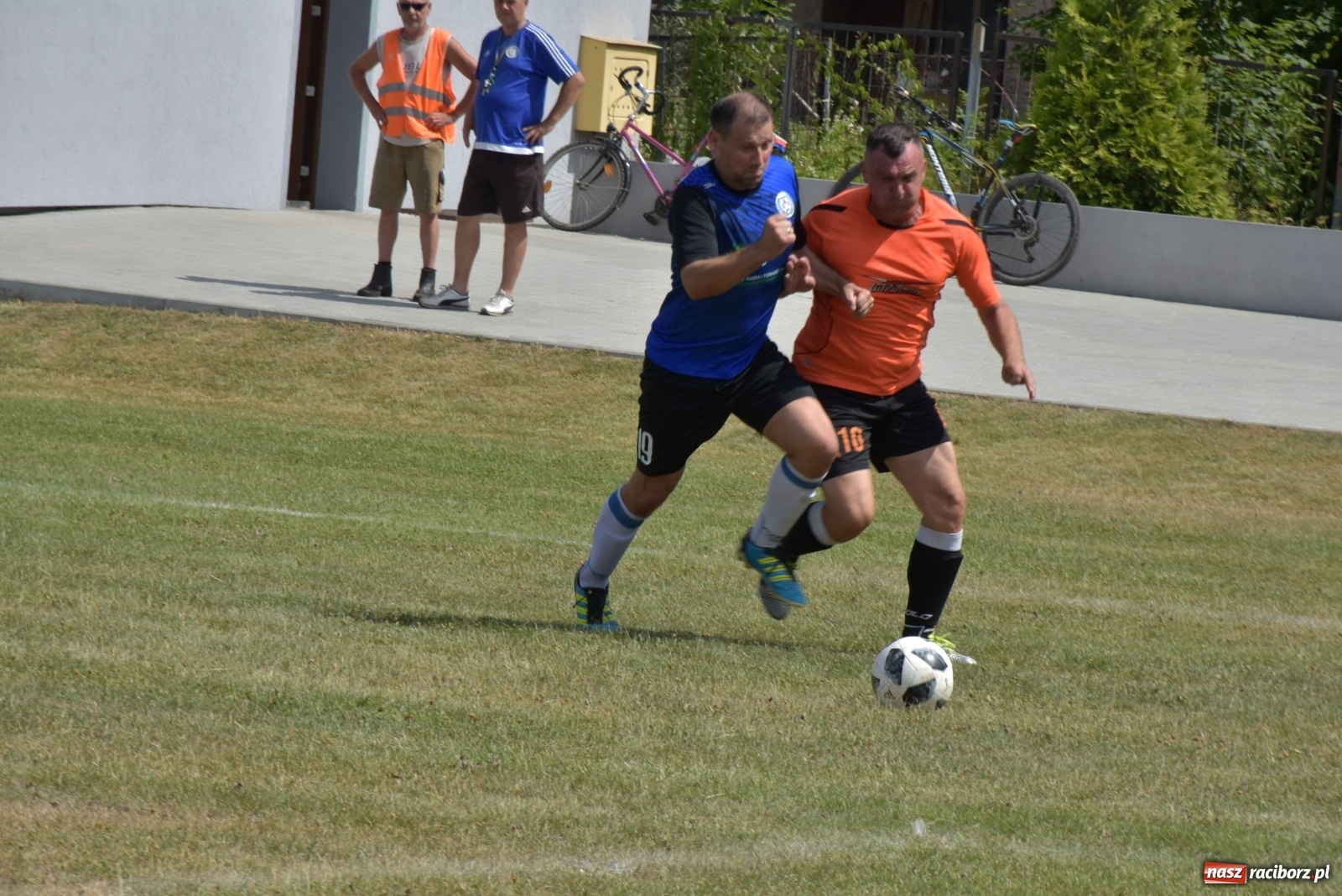 Zdjęcie w galerii na portalu naszraciborz.pl: Oldboje zagrali o Puchar Wójta Krzyżanowic [FOTO] wiadomości z regionu