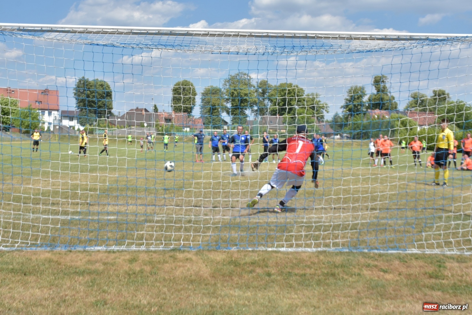 Zdjęcie w galerii na portalu naszraciborz.pl: Oldboje zagrali o Puchar Wójta Krzyżanowic [FOTO] wiadomości z regionu