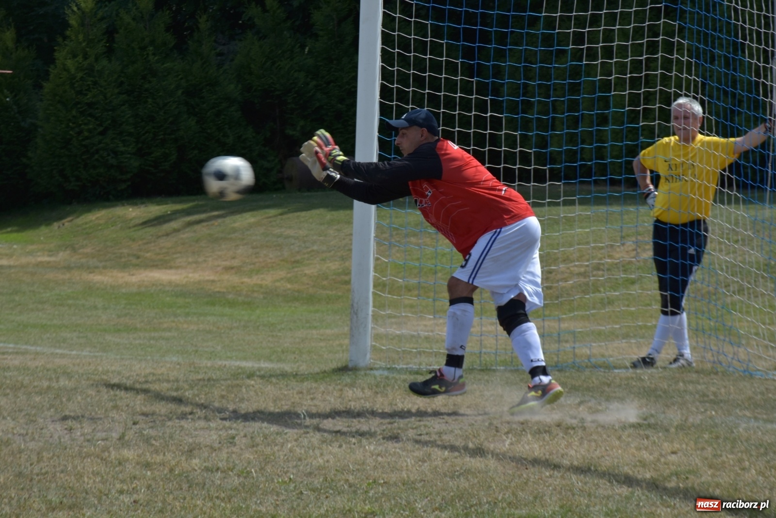Zdjęcie w galerii na portalu naszraciborz.pl: Oldboje zagrali o Puchar Wójta Krzyżanowic [FOTO] wiadomości z regionu