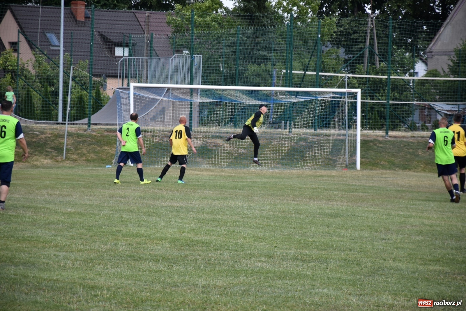 Zdjęcie w galerii na portalu naszraciborz.pl: Oldboje zagrali o Puchar Wójta Krzyżanowic [FOTO] wiadomości z regionu