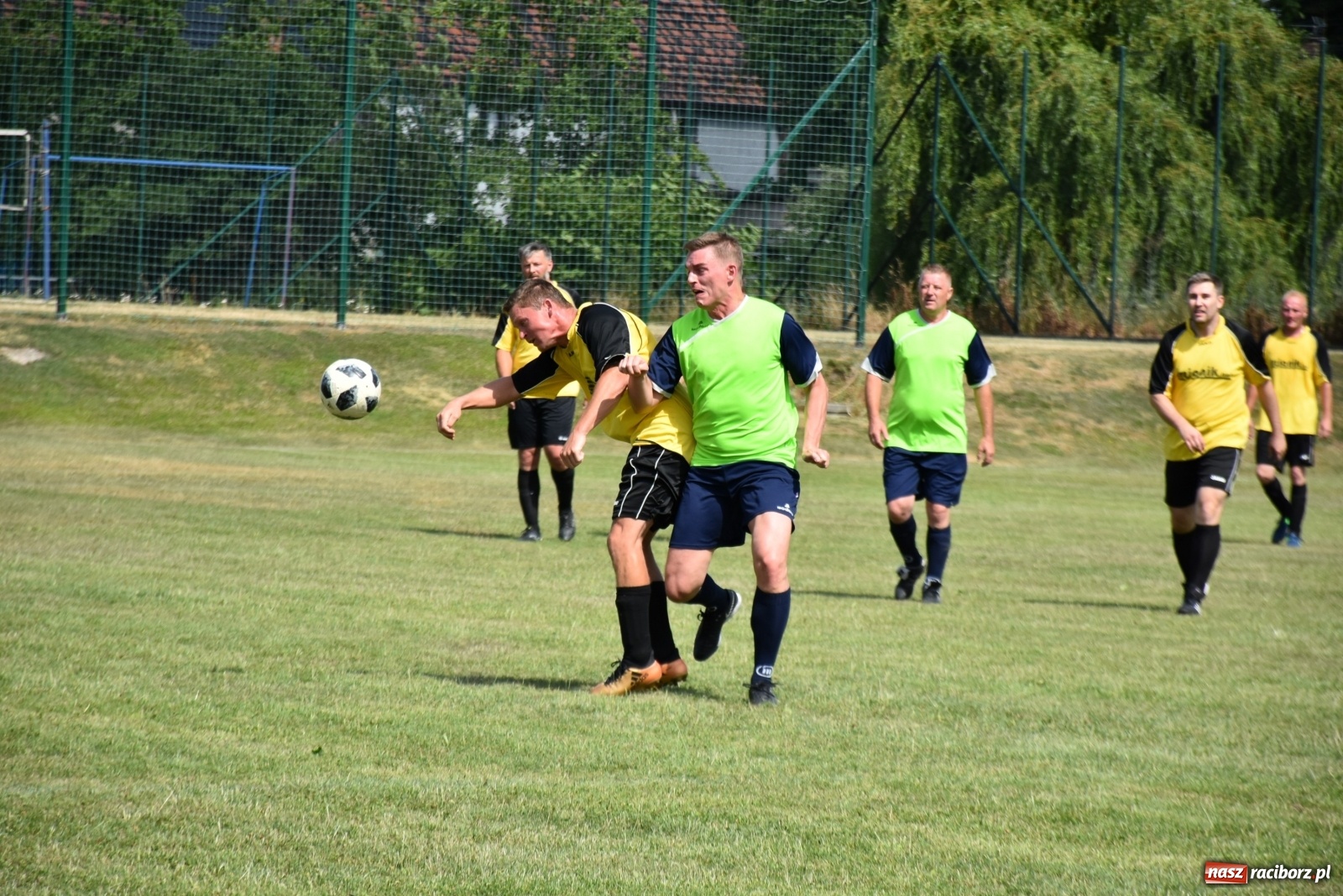 Zdjęcie w galerii na portalu naszraciborz.pl: Oldboje zagrali o Puchar Wójta Krzyżanowic [FOTO] wiadomości z regionu