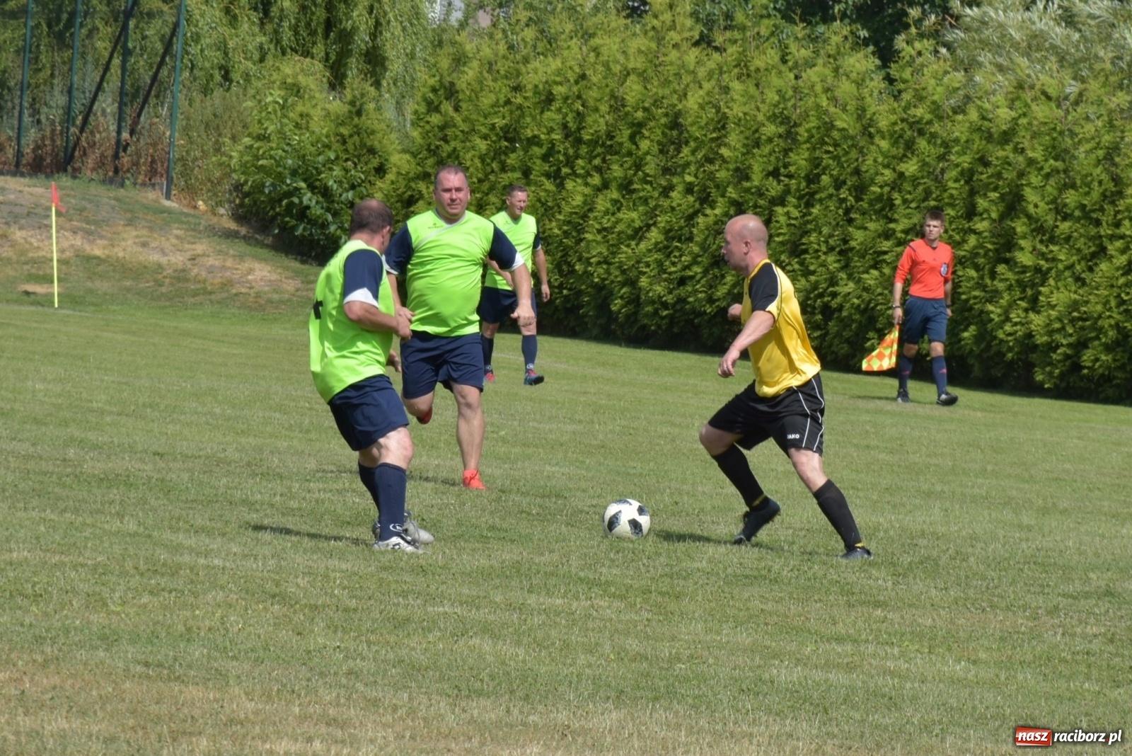 Zdjęcie w galerii na portalu naszraciborz.pl: Oldboje zagrali o Puchar Wójta Krzyżanowic [FOTO] wiadomości z regionu