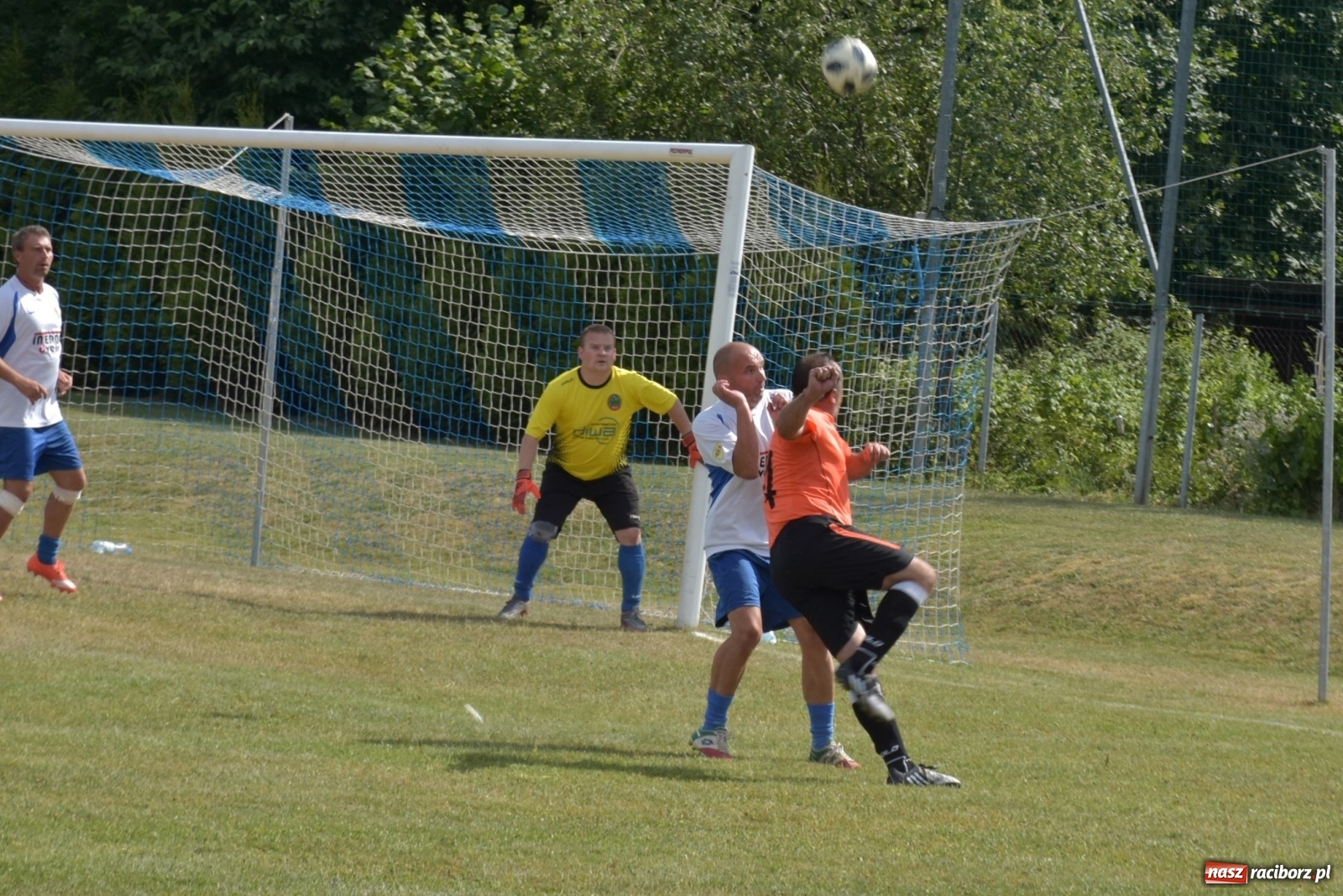 Zdjęcie w galerii na portalu naszraciborz.pl: Oldboje zagrali o Puchar Wójta Krzyżanowic [FOTO] wiadomości z regionu