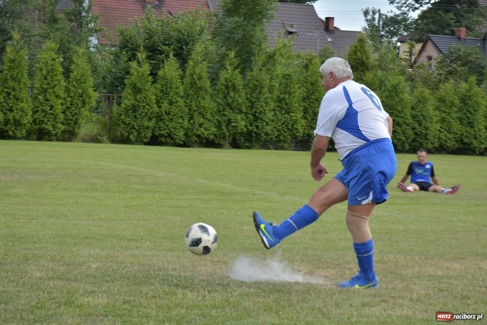Zdjęcie w galerii na portalu naszraciborz.pl: Oldboje zagrali o Puchar Wójta Krzyżanowic [FOTO] wiadomości z regionu