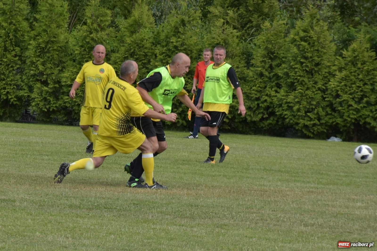 Zdjęcie w galerii na portalu naszraciborz.pl: Oldboje zagrali o Puchar Wójta Krzyżanowic [FOTO] wiadomości z regionu