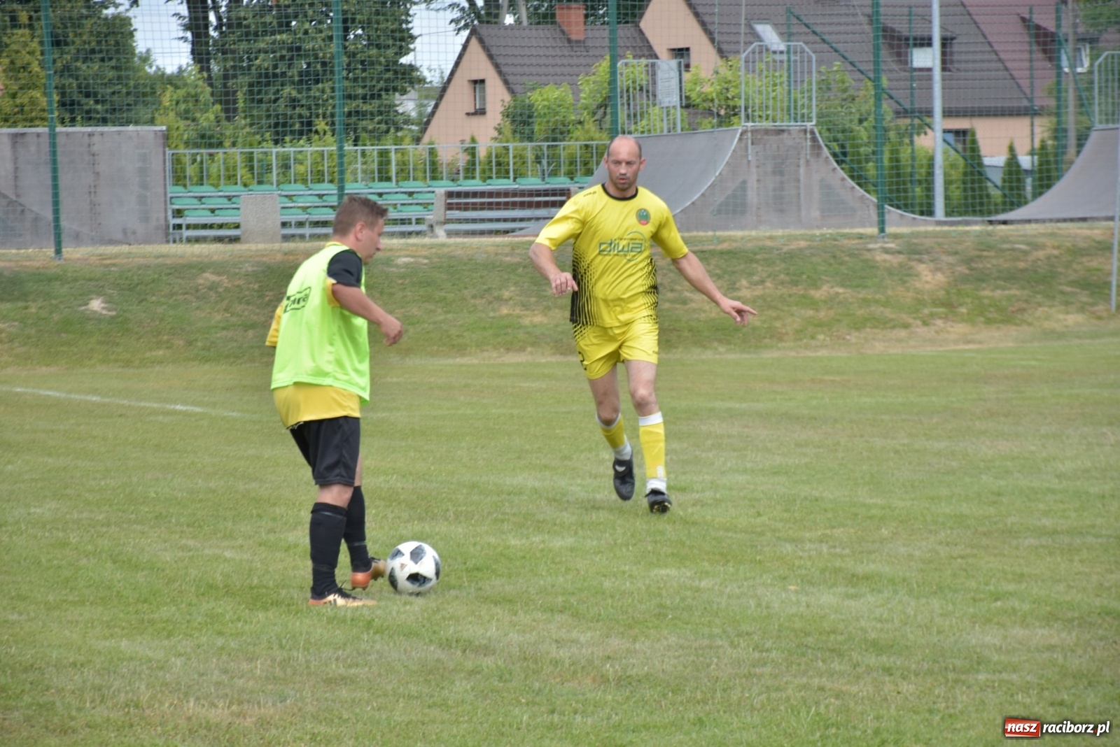 Zdjęcie w galerii na portalu naszraciborz.pl: Oldboje zagrali o Puchar Wójta Krzyżanowic [FOTO] wiadomości z regionu