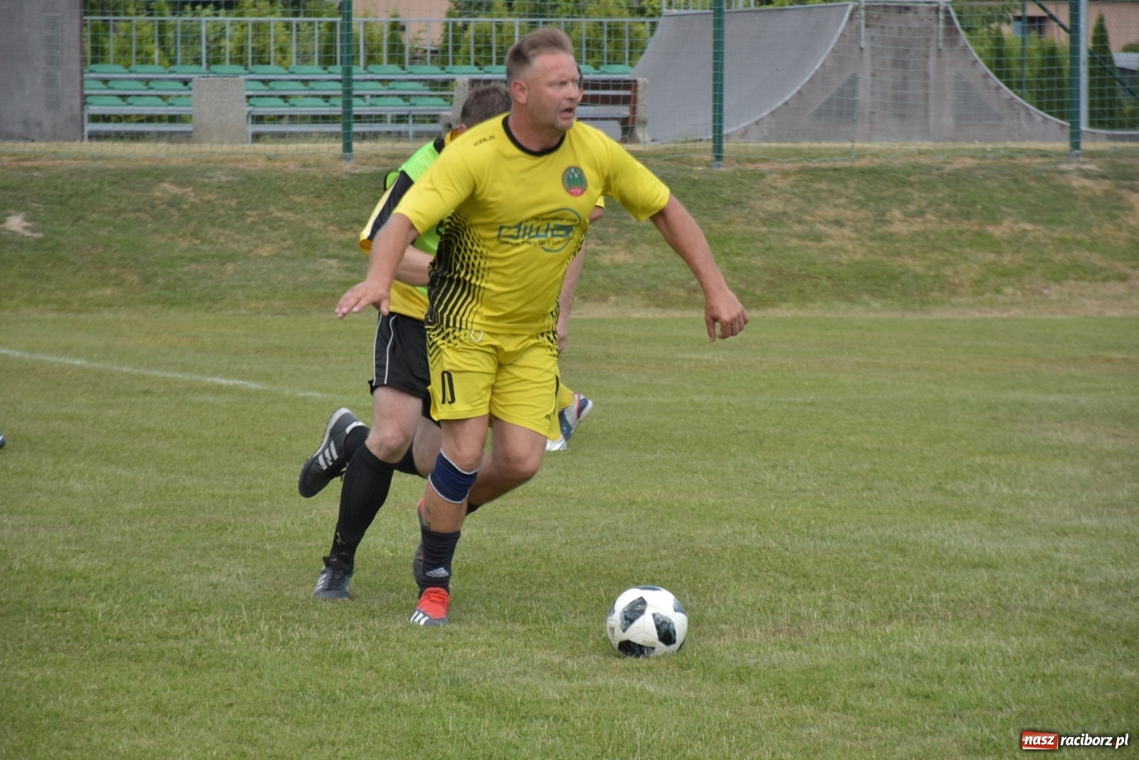 Zdjęcie w galerii na portalu naszraciborz.pl: Oldboje zagrali o Puchar Wójta Krzyżanowic [FOTO] wiadomości z regionu