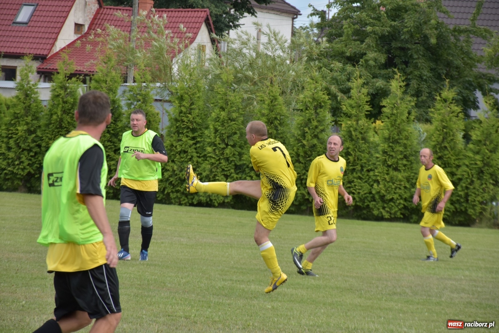 Zdjęcie w galerii na portalu naszraciborz.pl: Oldboje zagrali o Puchar Wójta Krzyżanowic [FOTO] wiadomości z regionu