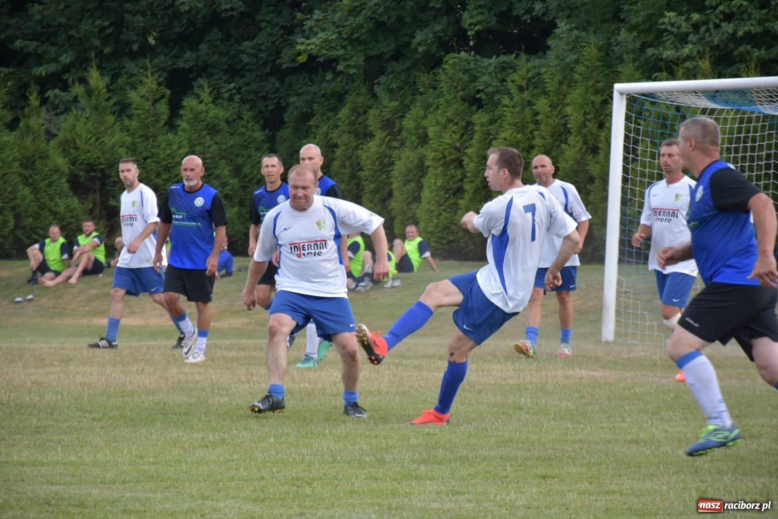 Zdjęcie w galerii na portalu naszraciborz.pl: Oldboje zagrali o Puchar Wójta Krzyżanowic [FOTO] wiadomości z regionu