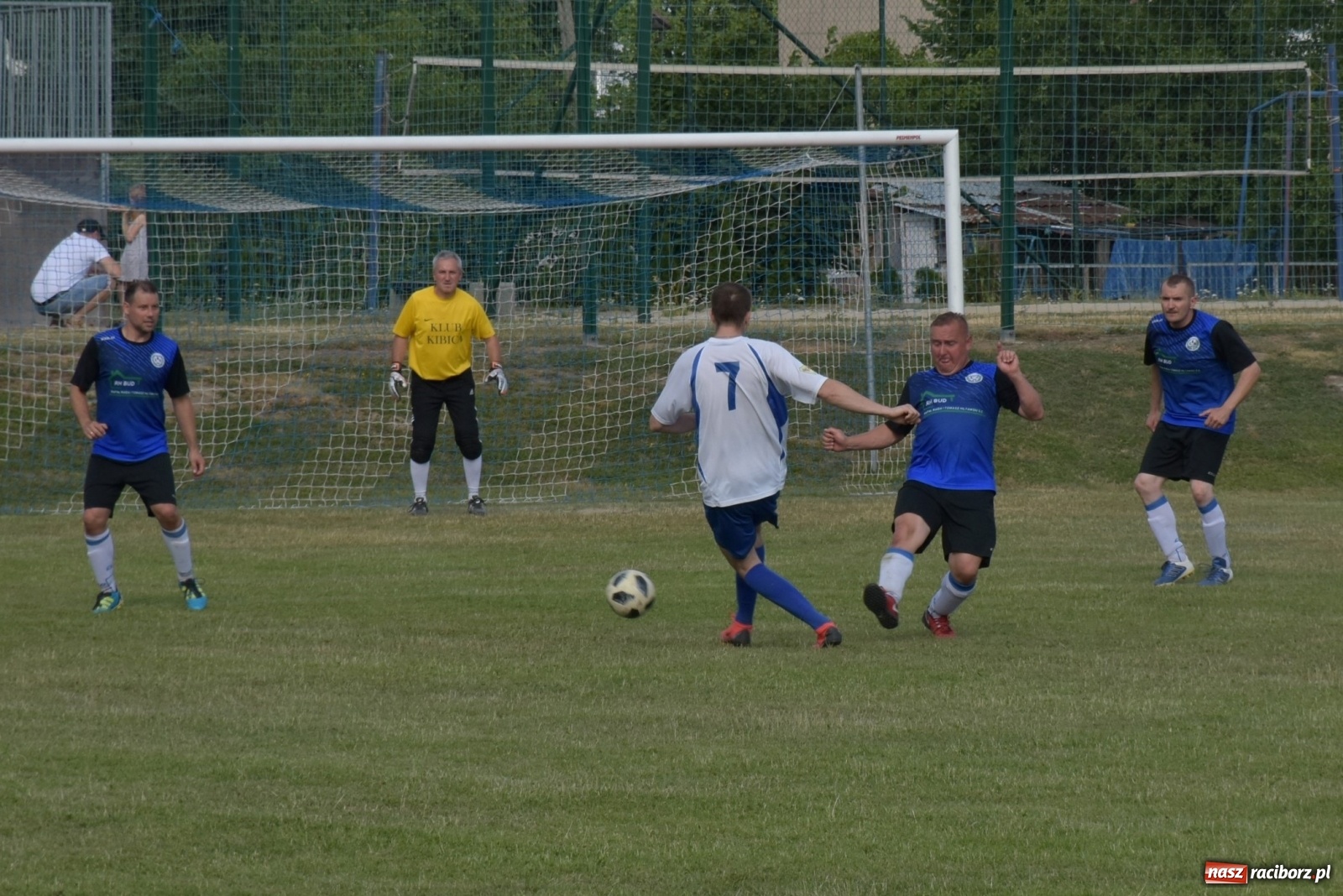 Zdjęcie w galerii na portalu naszraciborz.pl: Oldboje zagrali o Puchar Wójta Krzyżanowic [FOTO] wiadomości z regionu