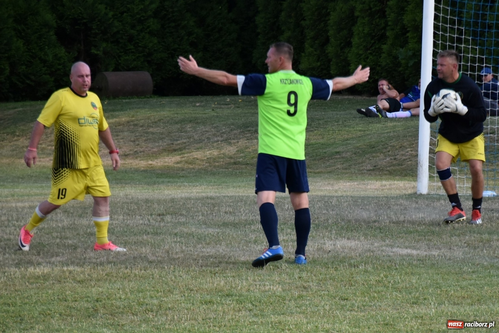 Zdjęcie w galerii na portalu naszraciborz.pl: Oldboje zagrali o Puchar Wójta Krzyżanowic [FOTO] wiadomości z regionu
