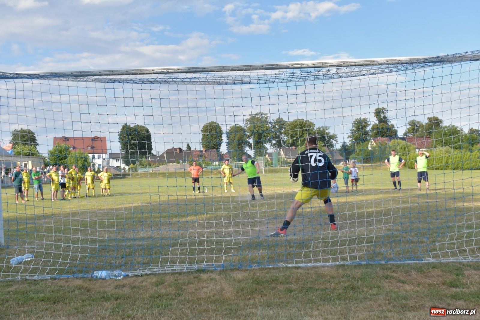 Zdjęcie w galerii na portalu naszraciborz.pl: Oldboje zagrali o Puchar Wójta Krzyżanowic [FOTO] wiadomości z regionu