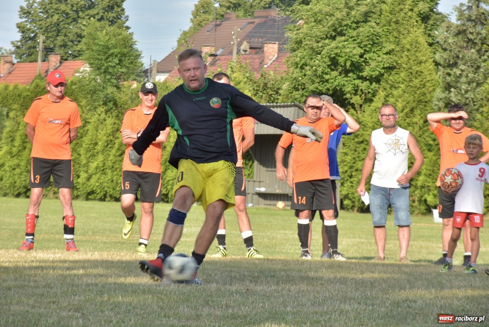 Zdjęcie w galerii na portalu naszraciborz.pl: Oldboje zagrali o Puchar Wójta Krzyżanowic [FOTO] wiadomości z regionu