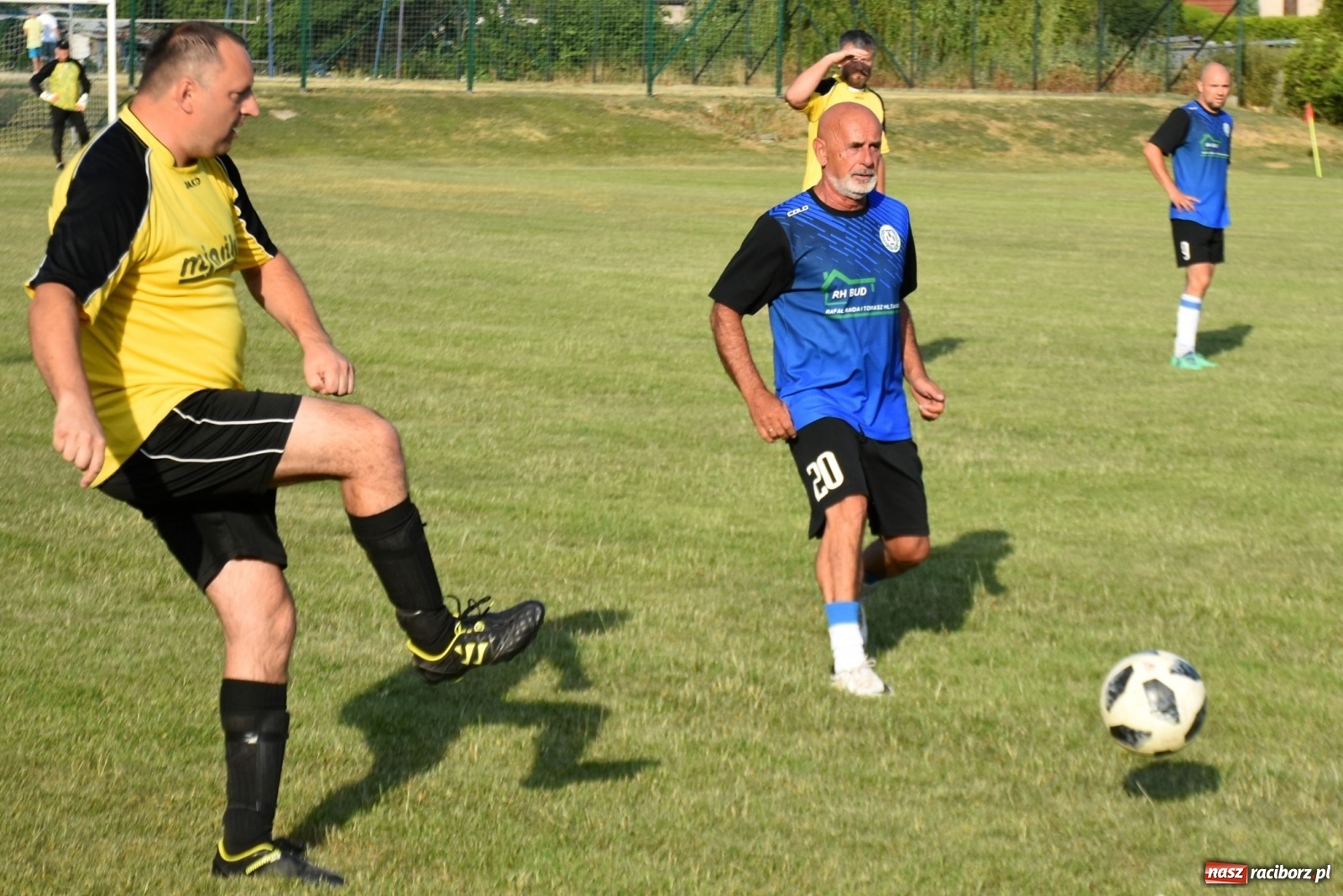 Zdjęcie w galerii na portalu naszraciborz.pl: Oldboje zagrali o Puchar Wójta Krzyżanowic [FOTO] wiadomości z regionu