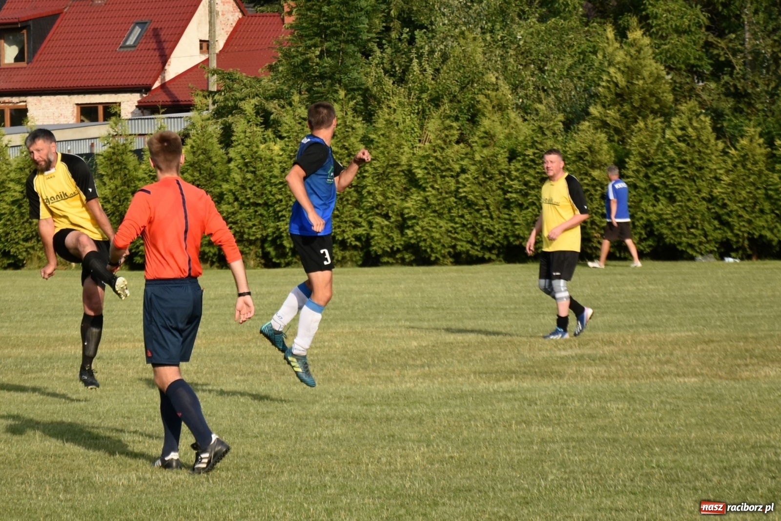 Zdjęcie w galerii na portalu naszraciborz.pl: Oldboje zagrali o Puchar Wójta Krzyżanowic [FOTO] wiadomości z regionu
