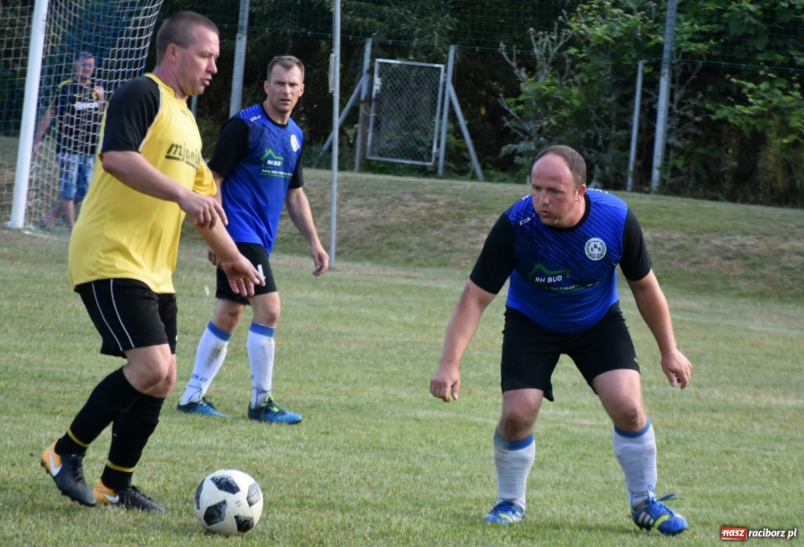 Zdjęcie w galerii na portalu naszraciborz.pl: Oldboje zagrali o Puchar Wójta Krzyżanowic [FOTO] wiadomości z regionu