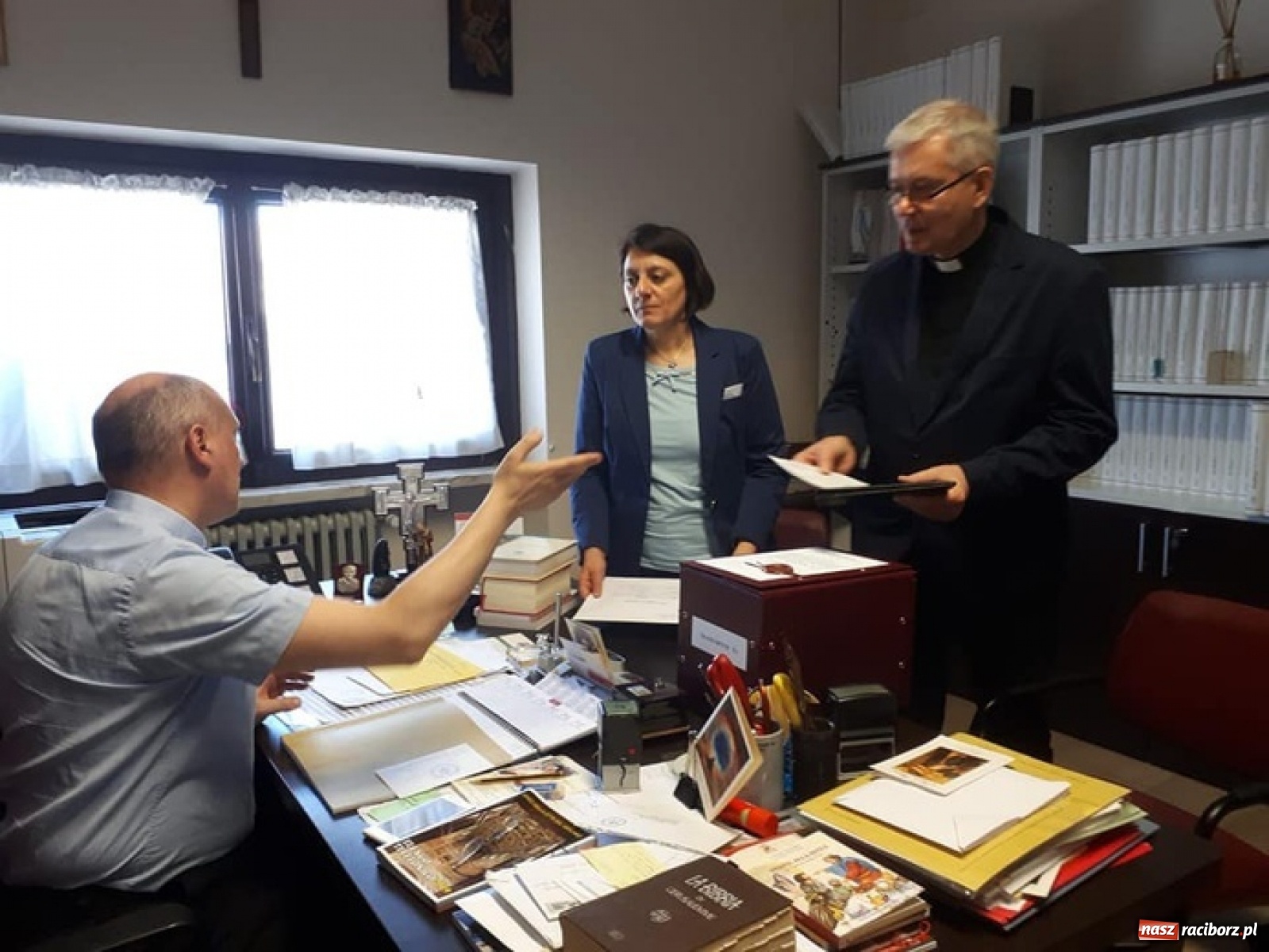 Zdjęcie w galerii na portalu naszraciborz.pl: Akta procesu beatyfikacyjnego świątobliwej Dulcissimy trafiły do Watykanu  wiadomości z regionu