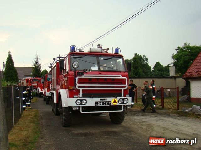 Zdjęcie w galerii na portalu naszraciborz.pl: Groźny pożar w Rudach. Były butle z gazem wiadomości z regionu