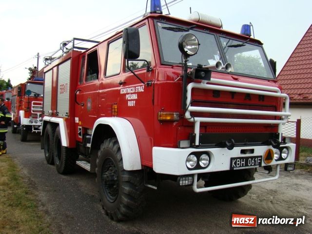 Zdjęcie w galerii na portalu naszraciborz.pl: Groźny pożar w Rudach. Były butle z gazem wiadomości z regionu