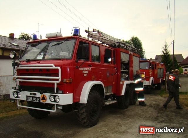 Zdjęcie w galerii na portalu naszraciborz.pl: Groźny pożar w Rudach. Były butle z gazem wiadomości z regionu
