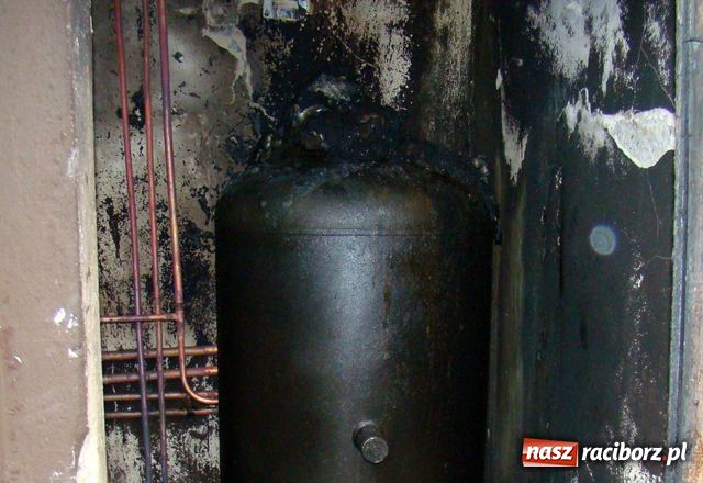 Zdjęcie w galerii na portalu naszraciborz.pl: Groźny pożar w Rudach. Były butle z gazem wiadomości z regionu