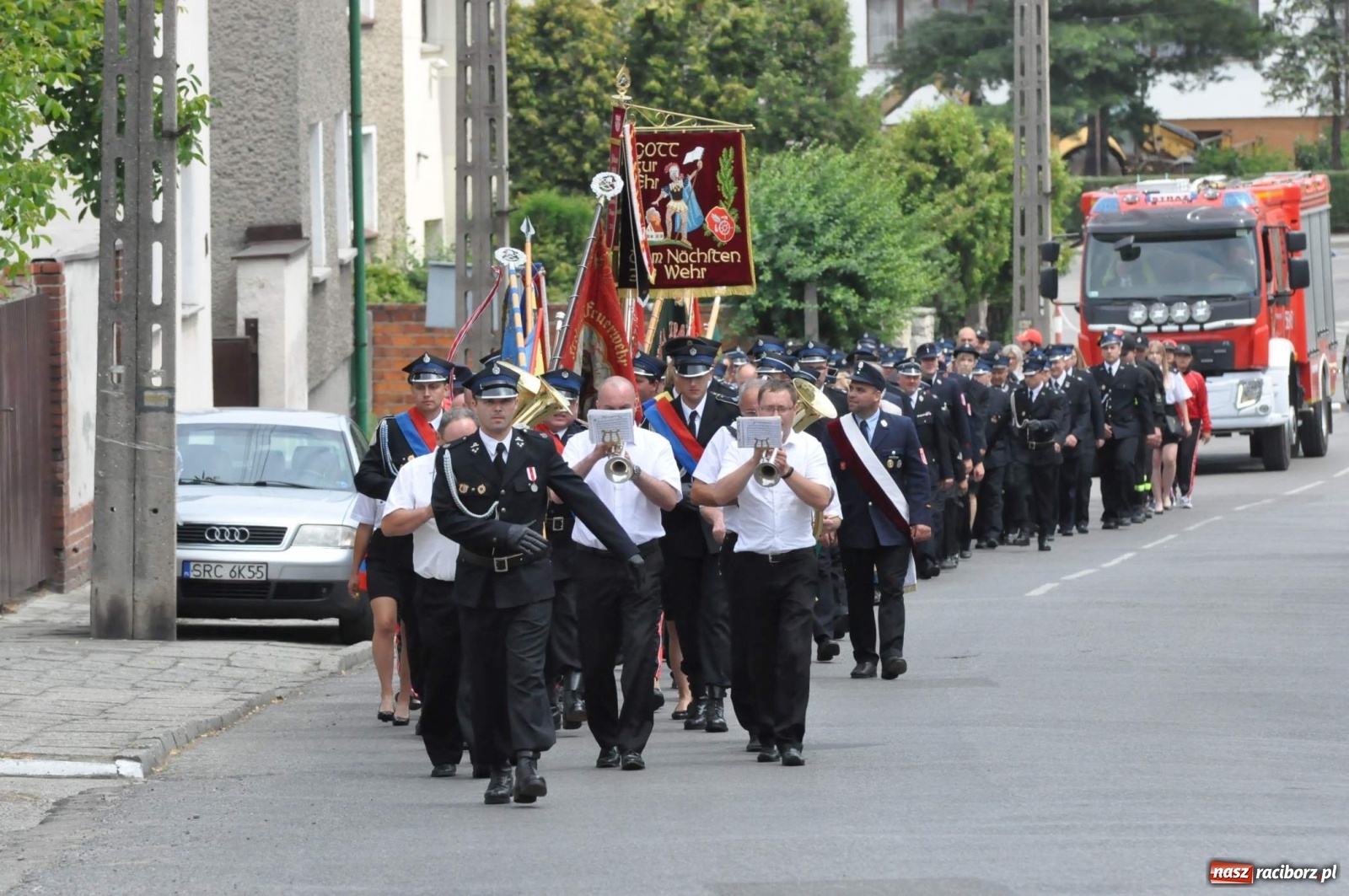 Zdjęcie w galerii na portalu naszraciborz.pl: Radość, łzy i wzruszenie. Strażacy z Krzanowic świętowali 130-lecie i żegnali swojego kapelana [FOTO i WIDEO] wiadomości z regionu