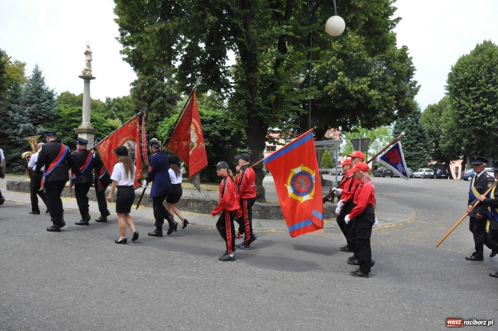 Zdjęcie w galerii na portalu naszraciborz.pl: Radość, łzy i wzruszenie. Strażacy z Krzanowic świętowali 130-lecie i żegnali swojego kapelana [FOTO i WIDEO] wiadomości z regionu