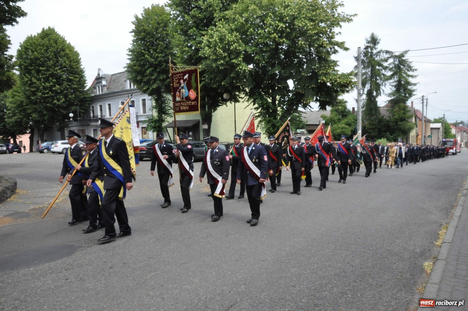 Zdjęcie w galerii na portalu naszraciborz.pl: Radość, łzy i wzruszenie. Strażacy z Krzanowic świętowali 130-lecie i żegnali swojego kapelana [FOTO i WIDEO] wiadomości z regionu