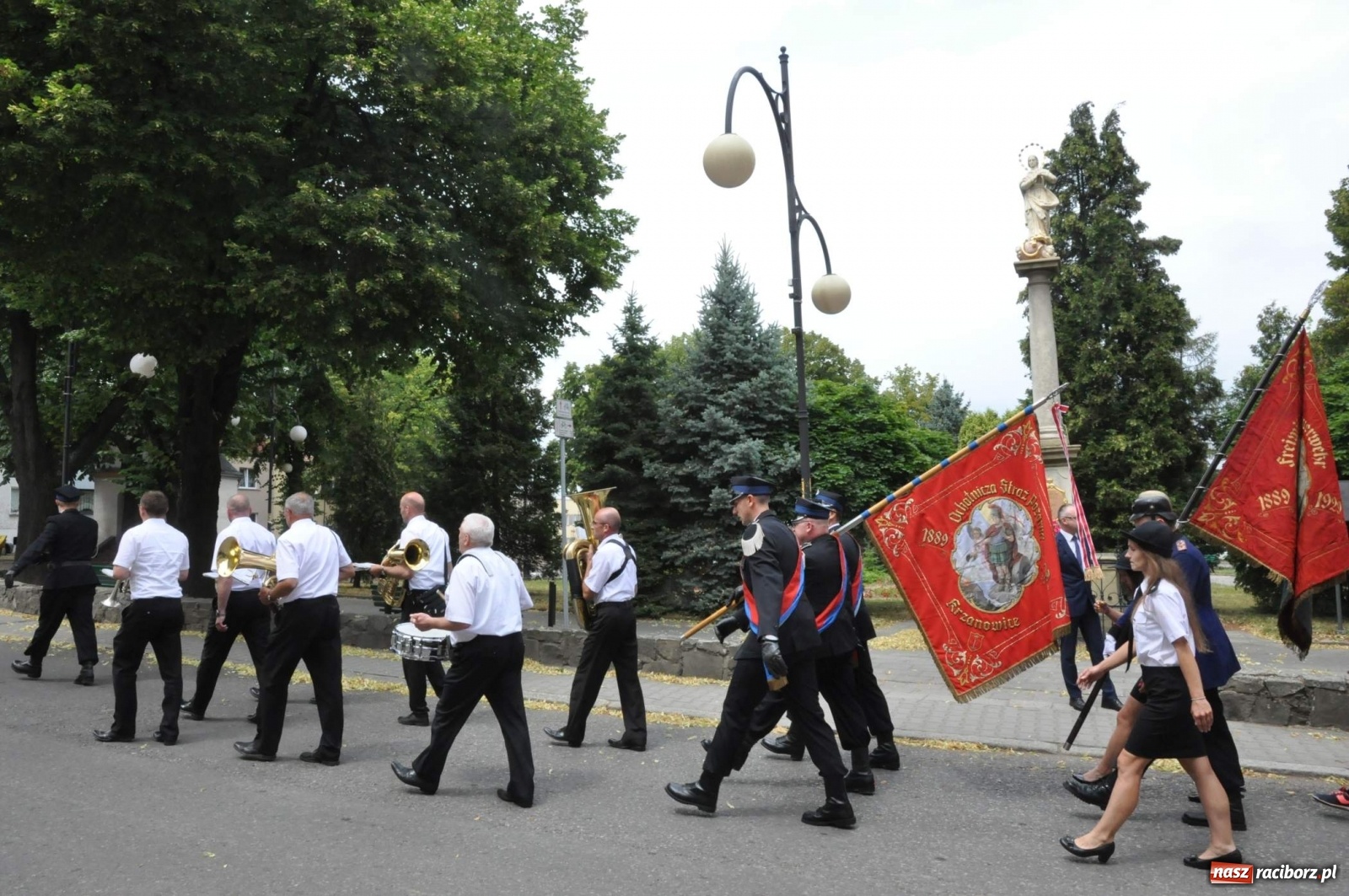Zdjęcie w galerii na portalu naszraciborz.pl: Radość, łzy i wzruszenie. Strażacy z Krzanowic świętowali 130-lecie i żegnali swojego kapelana [FOTO i WIDEO] wiadomości z regionu