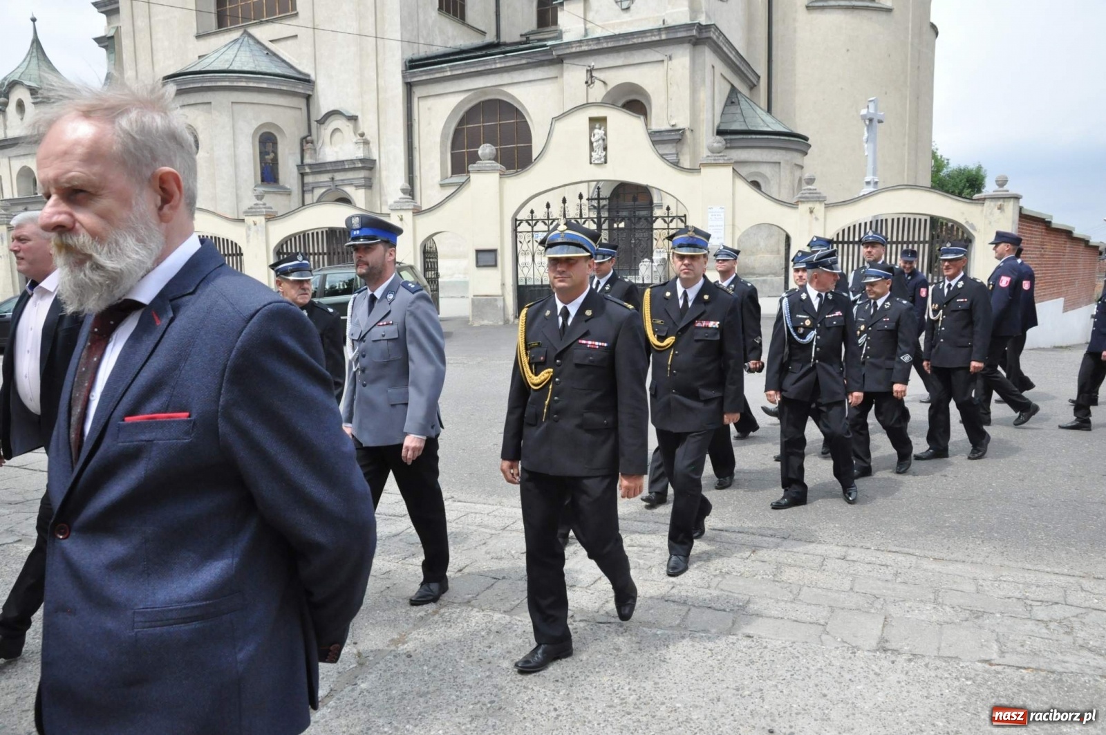 Zdjęcie w galerii na portalu naszraciborz.pl: Radość, łzy i wzruszenie. Strażacy z Krzanowic świętowali 130-lecie i żegnali swojego kapelana [FOTO i WIDEO] wiadomości z regionu