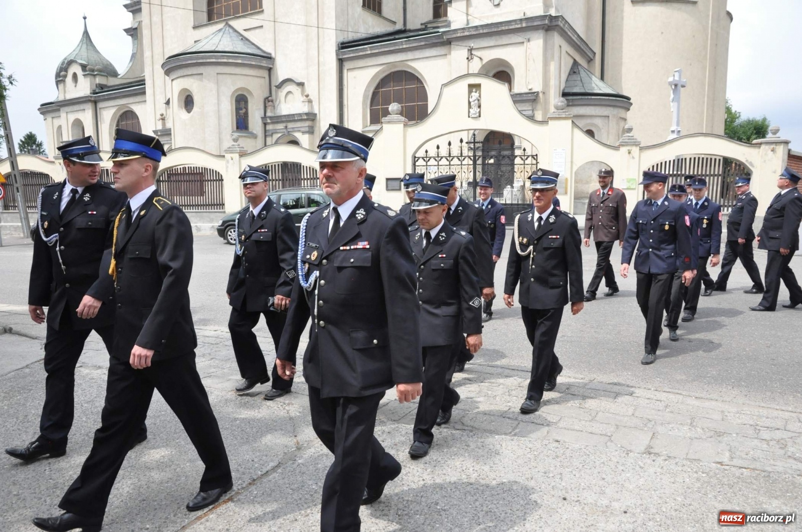 Zdjęcie w galerii na portalu naszraciborz.pl: Radość, łzy i wzruszenie. Strażacy z Krzanowic świętowali 130-lecie i żegnali swojego kapelana [FOTO i WIDEO] wiadomości z regionu