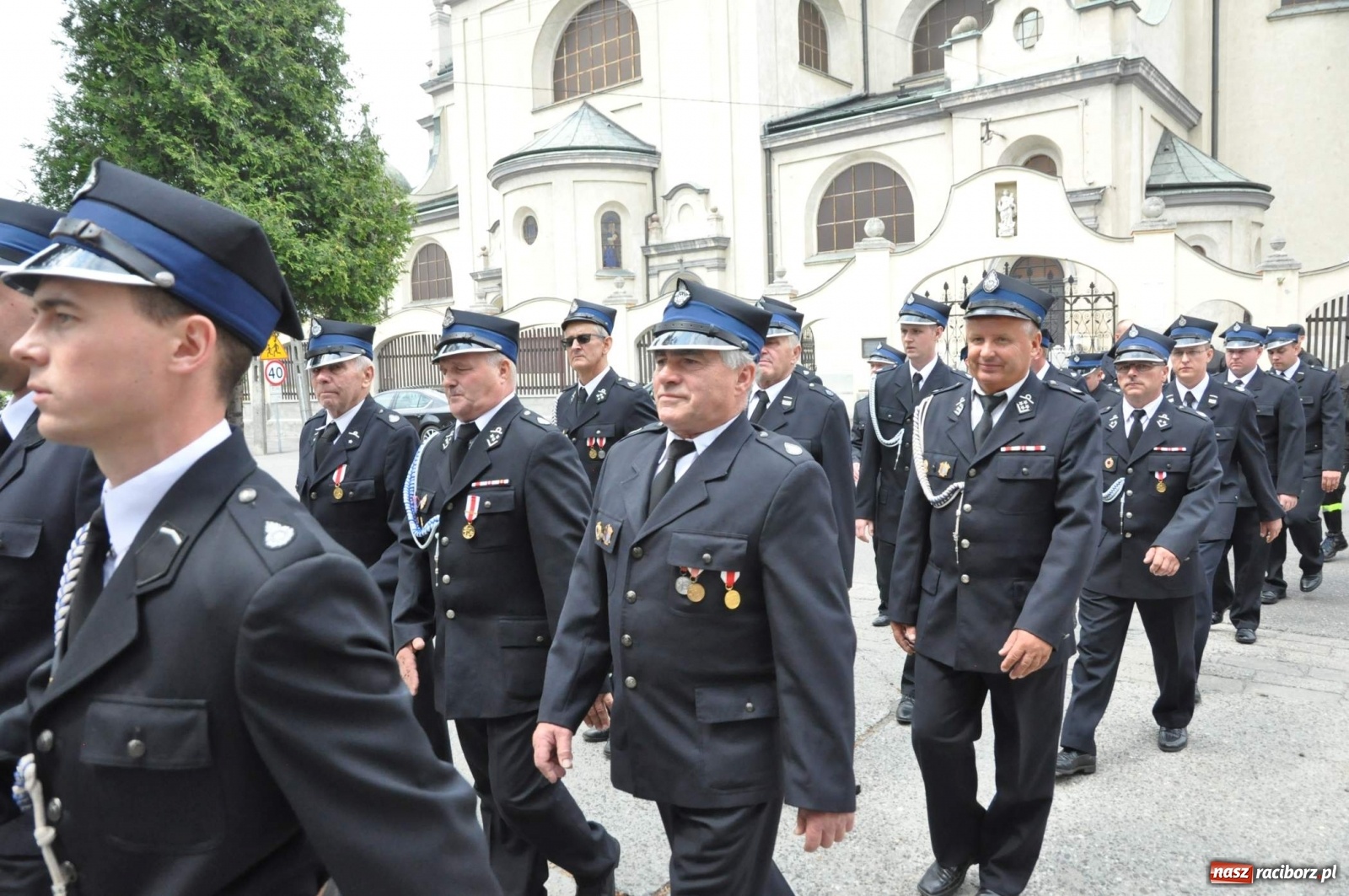 Zdjęcie w galerii na portalu naszraciborz.pl: Radość, łzy i wzruszenie. Strażacy z Krzanowic świętowali 130-lecie i żegnali swojego kapelana [FOTO i WIDEO] wiadomości z regionu