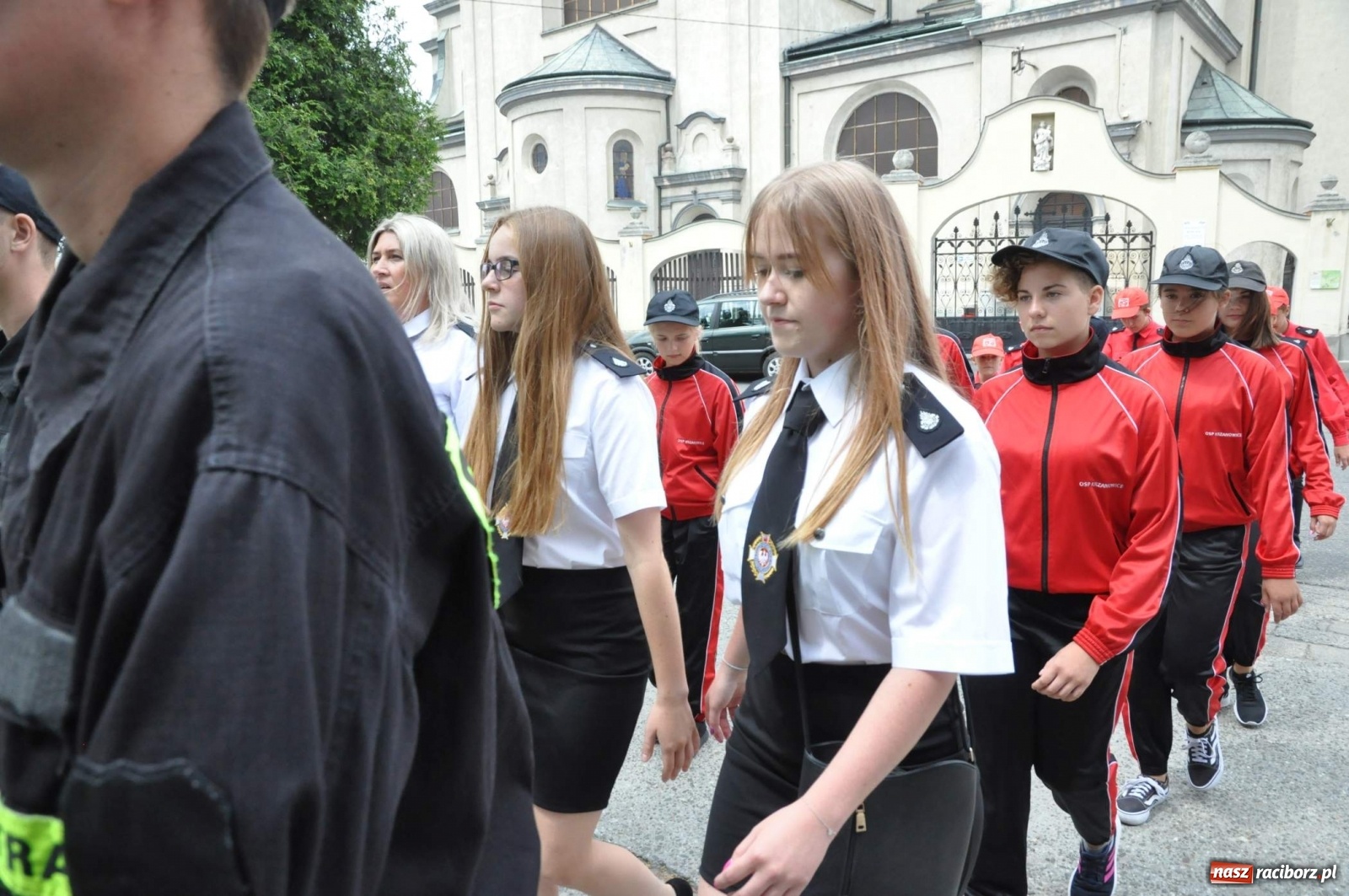 Zdjęcie w galerii na portalu naszraciborz.pl: Radość, łzy i wzruszenie. Strażacy z Krzanowic świętowali 130-lecie i żegnali swojego kapelana [FOTO i WIDEO] wiadomości z regionu