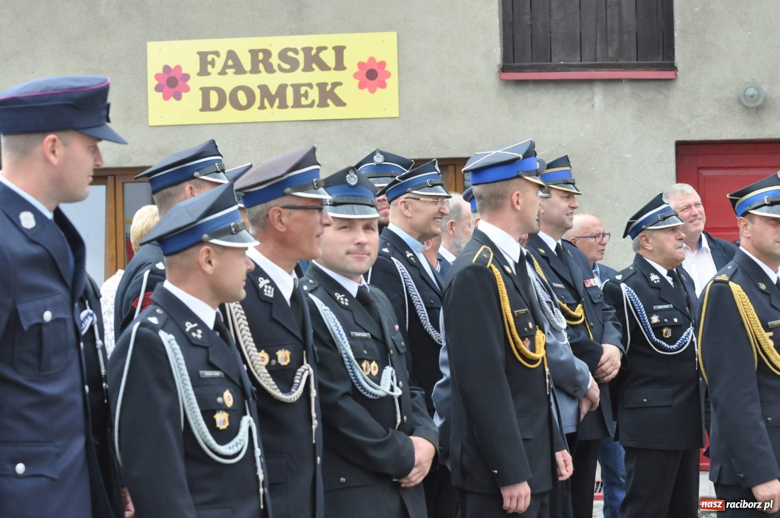 Zdjęcie w galerii na portalu naszraciborz.pl: Radość, łzy i wzruszenie. Strażacy z Krzanowic świętowali 130-lecie i żegnali swojego kapelana [FOTO i WIDEO] wiadomości z regionu