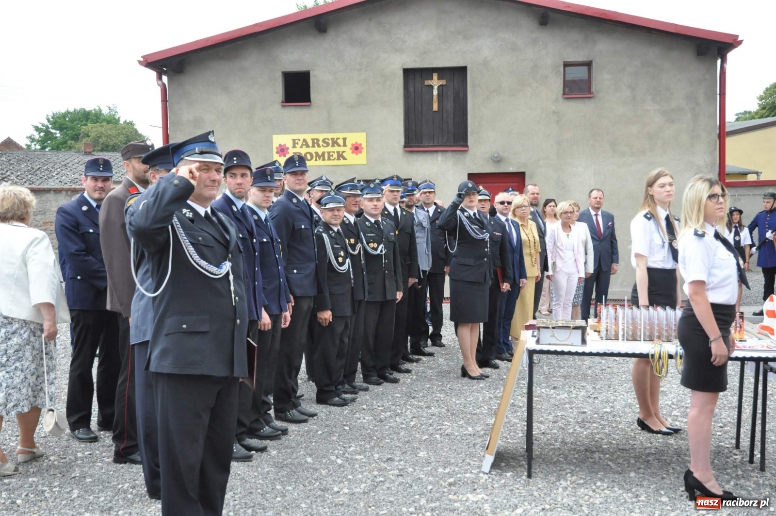 Zdjęcie w galerii na portalu naszraciborz.pl: Radość, łzy i wzruszenie. Strażacy z Krzanowic świętowali 130-lecie i żegnali swojego kapelana [FOTO i WIDEO] wiadomości z regionu