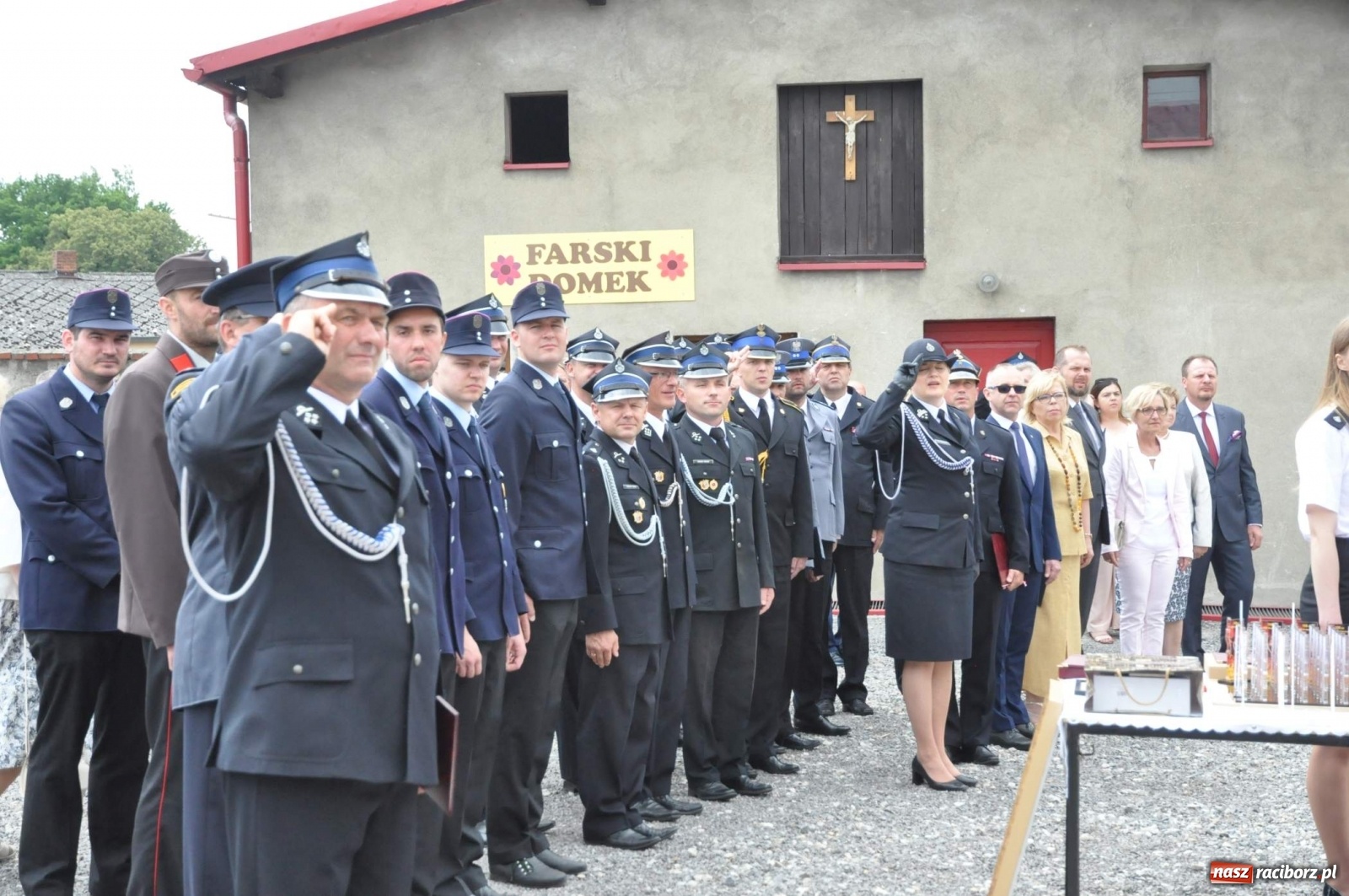 Zdjęcie w galerii na portalu naszraciborz.pl: Radość, łzy i wzruszenie. Strażacy z Krzanowic świętowali 130-lecie i żegnali swojego kapelana [FOTO i WIDEO] wiadomości z regionu