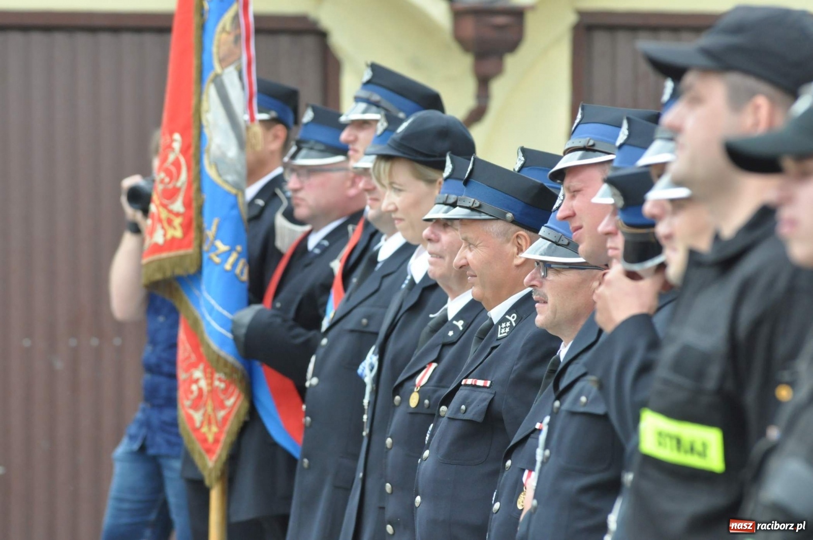 Zdjęcie w galerii na portalu naszraciborz.pl: Radość, łzy i wzruszenie. Strażacy z Krzanowic świętowali 130-lecie i żegnali swojego kapelana [FOTO i WIDEO] wiadomości z regionu