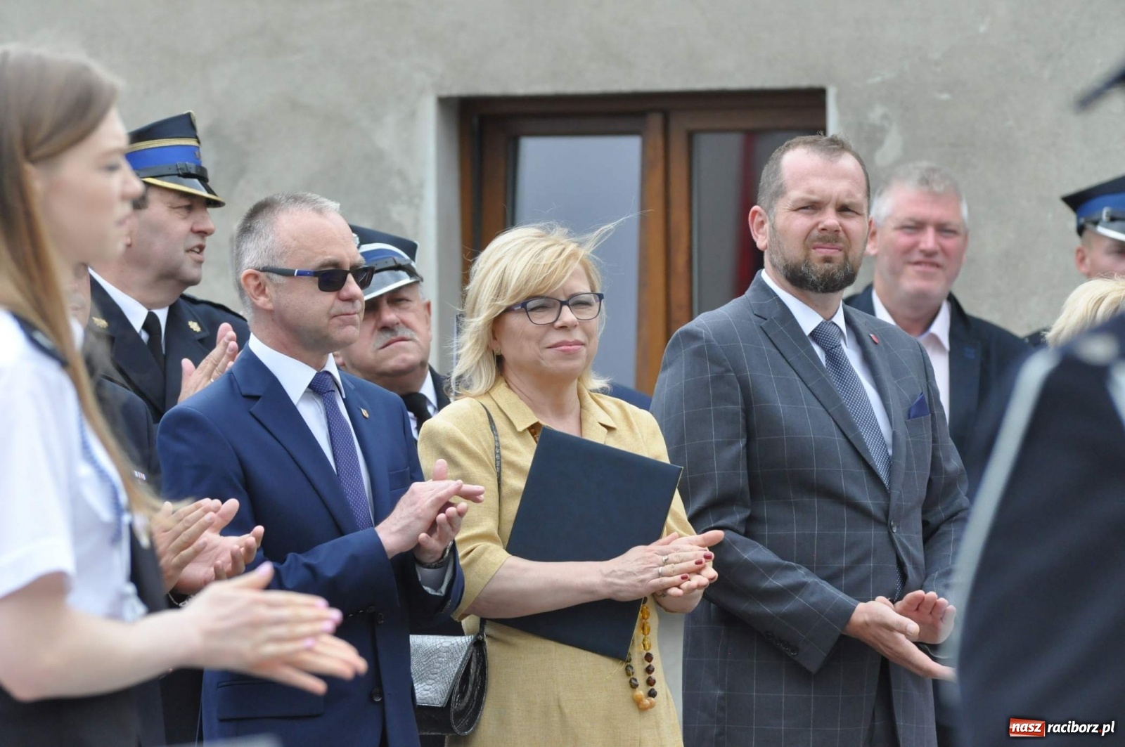 Zdjęcie w galerii na portalu naszraciborz.pl: Radość, łzy i wzruszenie. Strażacy z Krzanowic świętowali 130-lecie i żegnali swojego kapelana [FOTO i WIDEO] wiadomości z regionu