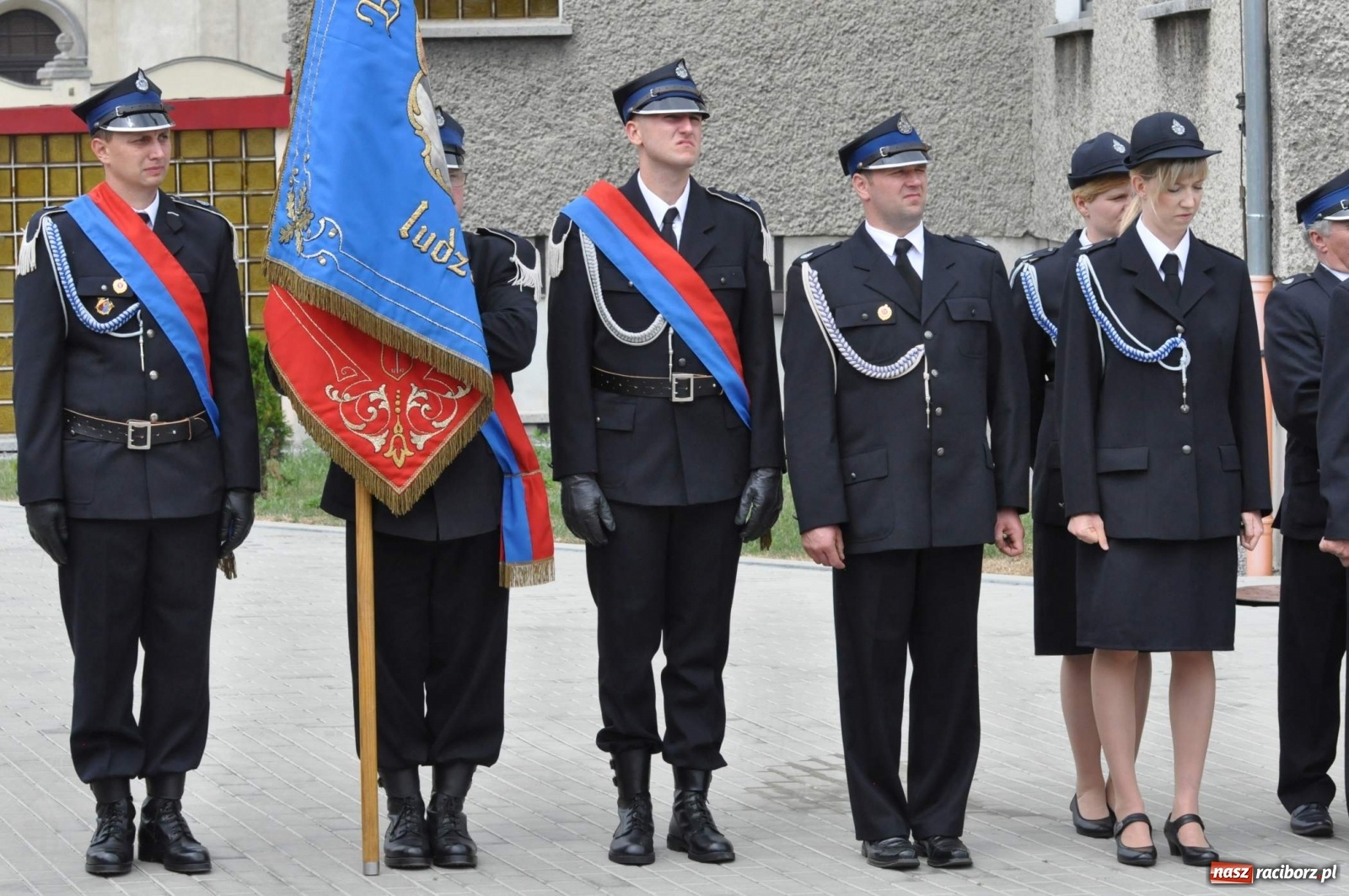 Zdjęcie w galerii na portalu naszraciborz.pl: Radość, łzy i wzruszenie. Strażacy z Krzanowic świętowali 130-lecie i żegnali swojego kapelana [FOTO i WIDEO] wiadomości z regionu