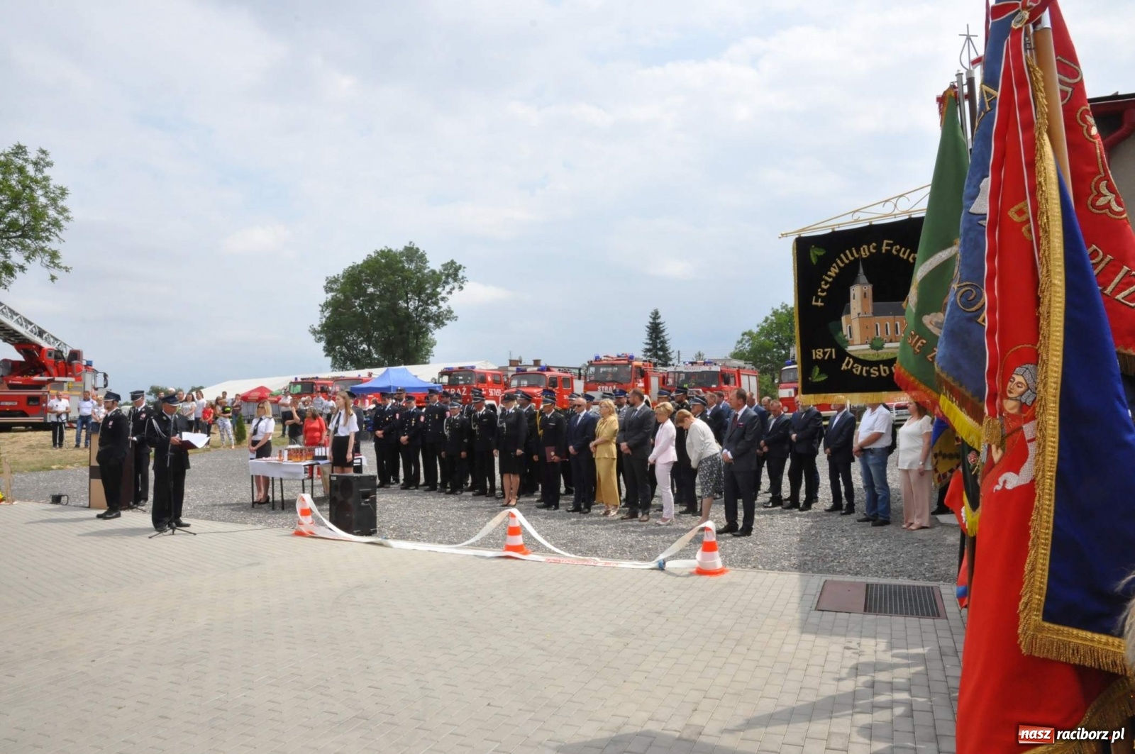 Zdjęcie w galerii na portalu naszraciborz.pl: Radość, łzy i wzruszenie. Strażacy z Krzanowic świętowali 130-lecie i żegnali swojego kapelana [FOTO i WIDEO] wiadomości z regionu